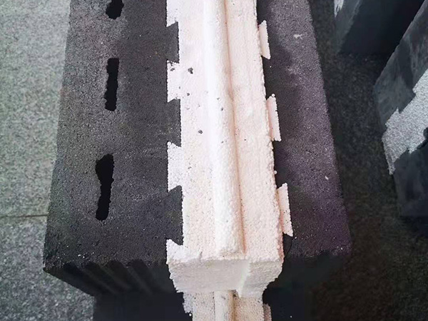 复合自保温加气块